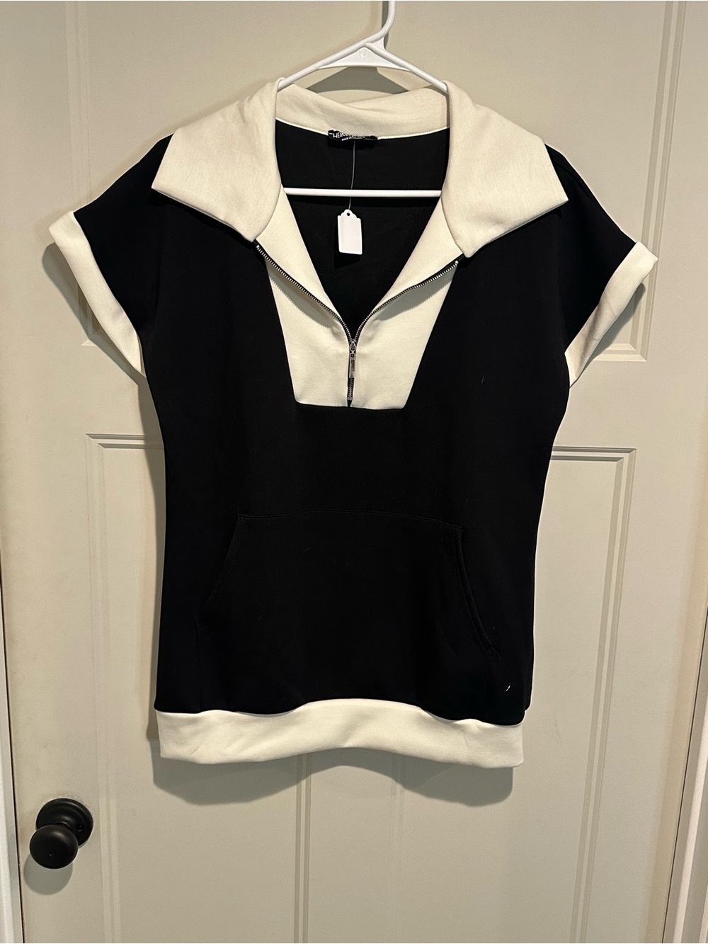 NWT Boutique Black and White Short-Sleeve Quarter Zip Athleisure Tennis